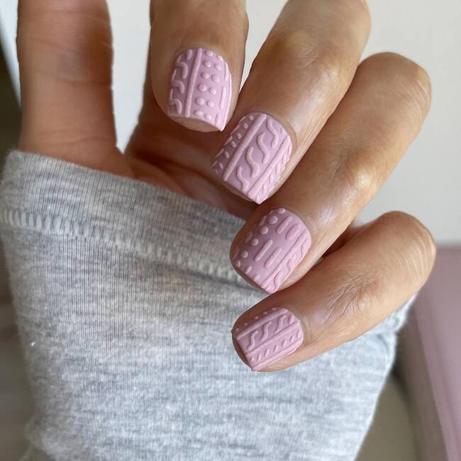 Textured Pale Pink Cable Knit Matte Nails Textured Pale Pink Cable Knit Matte Nails — Natural Winter Nails