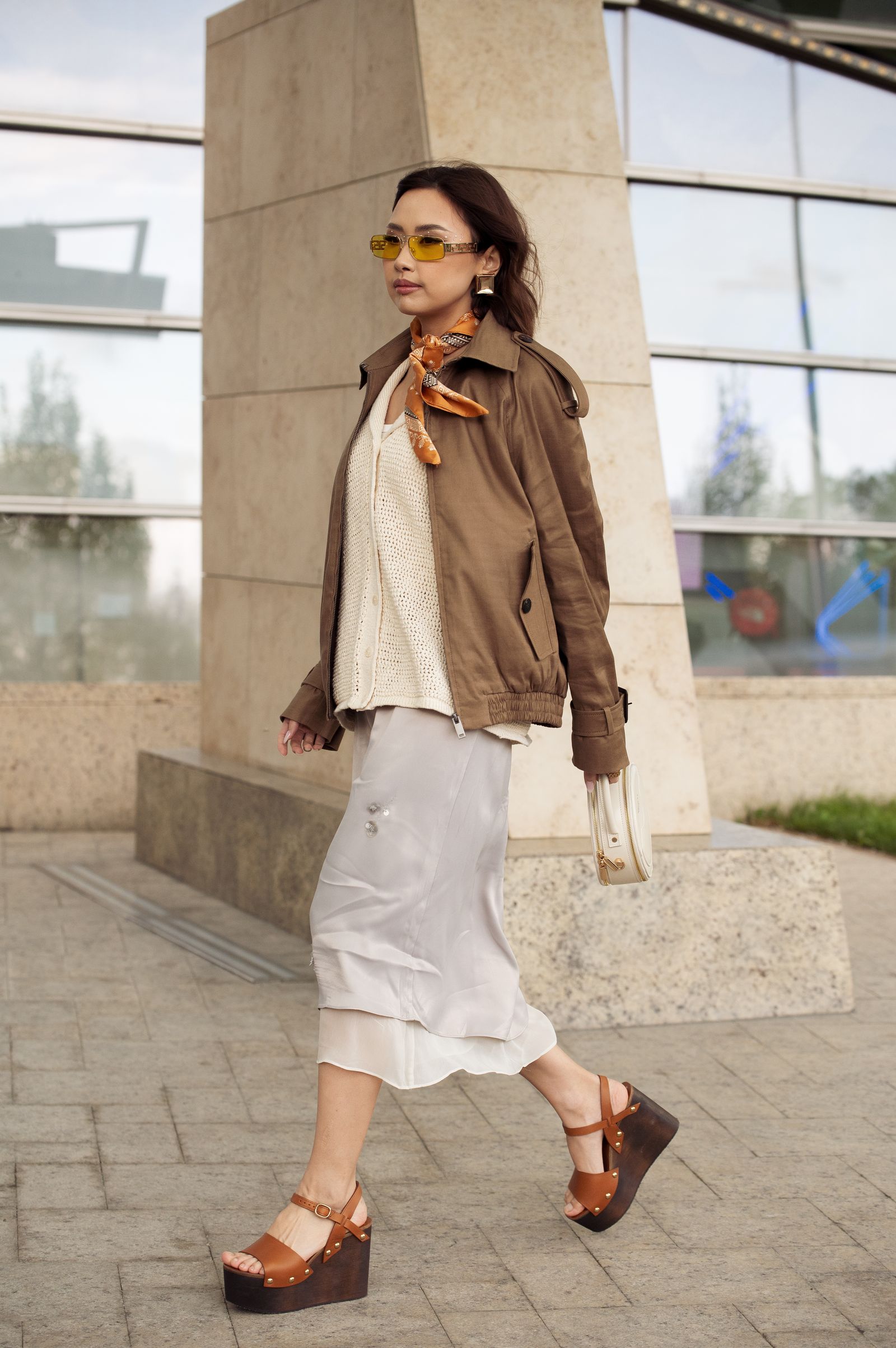 Layered Fall Look with an Orange Silk Scarf Layered Fall Look with an Orange Silk Scarf — Scarf Outfits