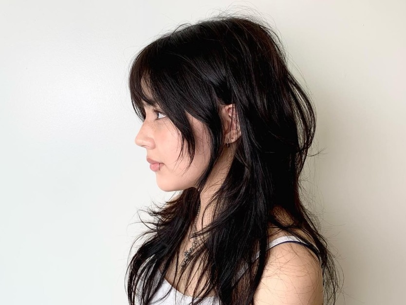 Long Wavy Wolf Cut With Curtain Bangs — Long Wolf Cut 2027