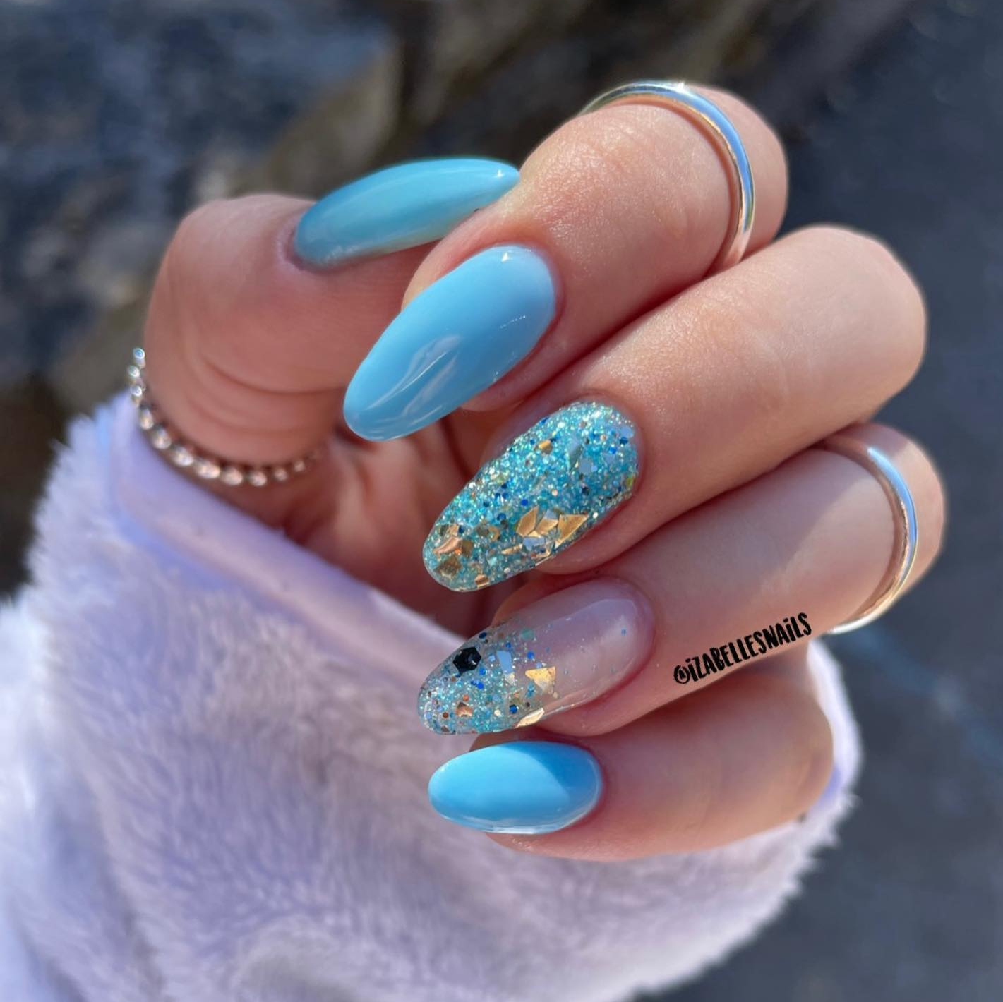 Light Blue Iridescent Glitter Gold Foil Almonds Light Blue Iridescent Glitter Gold Foil Almonds — Winter Dip Powder Nails