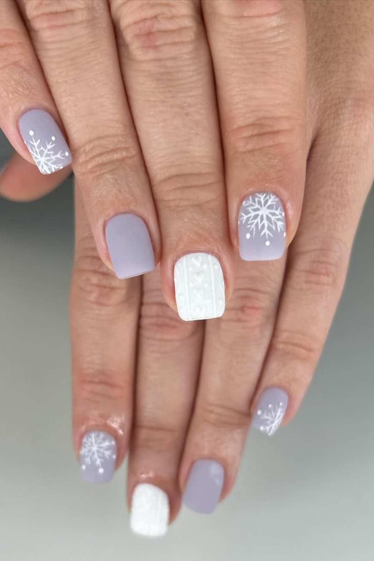 Short Lilac Matte with Snowflakes & Knit Short Lilac Matte with Snowflakes & Knit — Winter Nail Designs