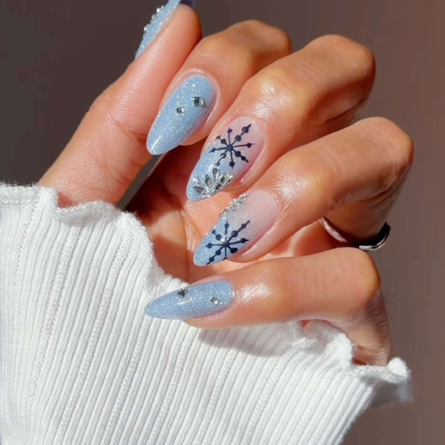 Frosty Blue Glitter Snowflake Stilettos Frosty Blue Glitter Snowflake Stilettos — Winter Glitter Nails