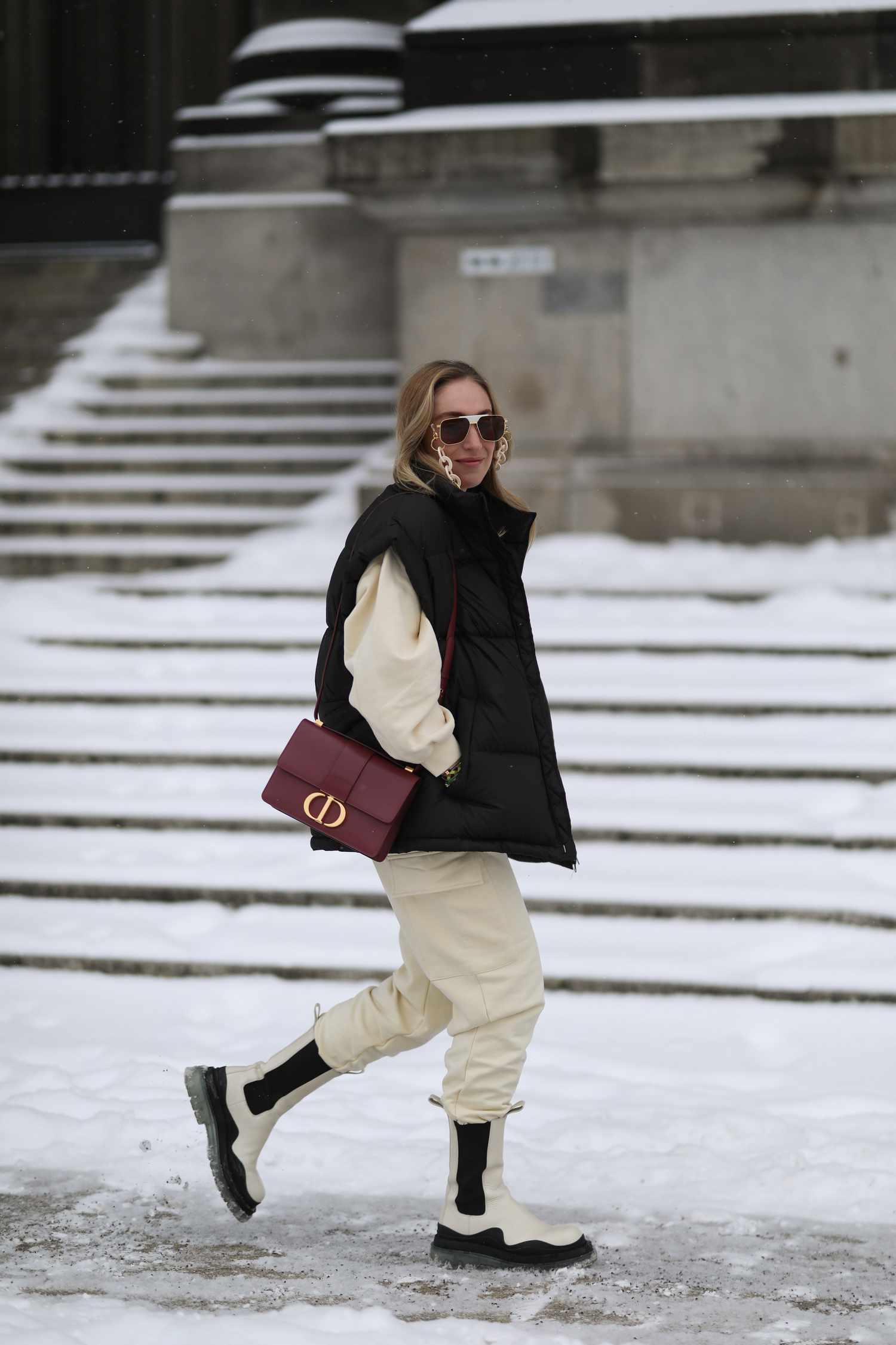 Puffer Vest Layering for Casual Winter Travel Puffer Vest Layering for Casual Winter Travel — Winter Travel Outfits