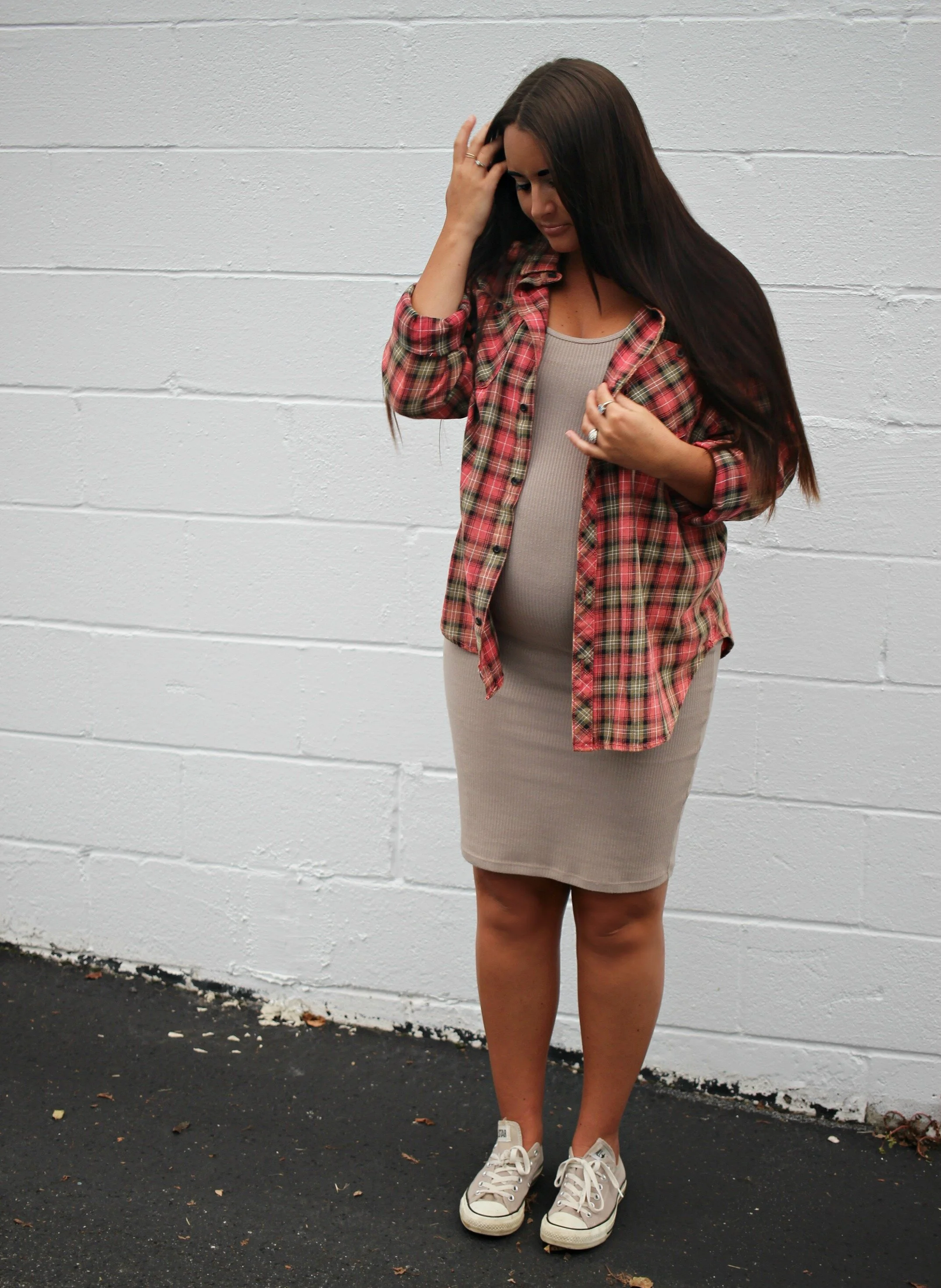 Casual Grey Dress with Plaid Flannel Shirt Layering Casual Grey Dress with Plaid Flannel Shirt Layering — Winter Maternity Outfits