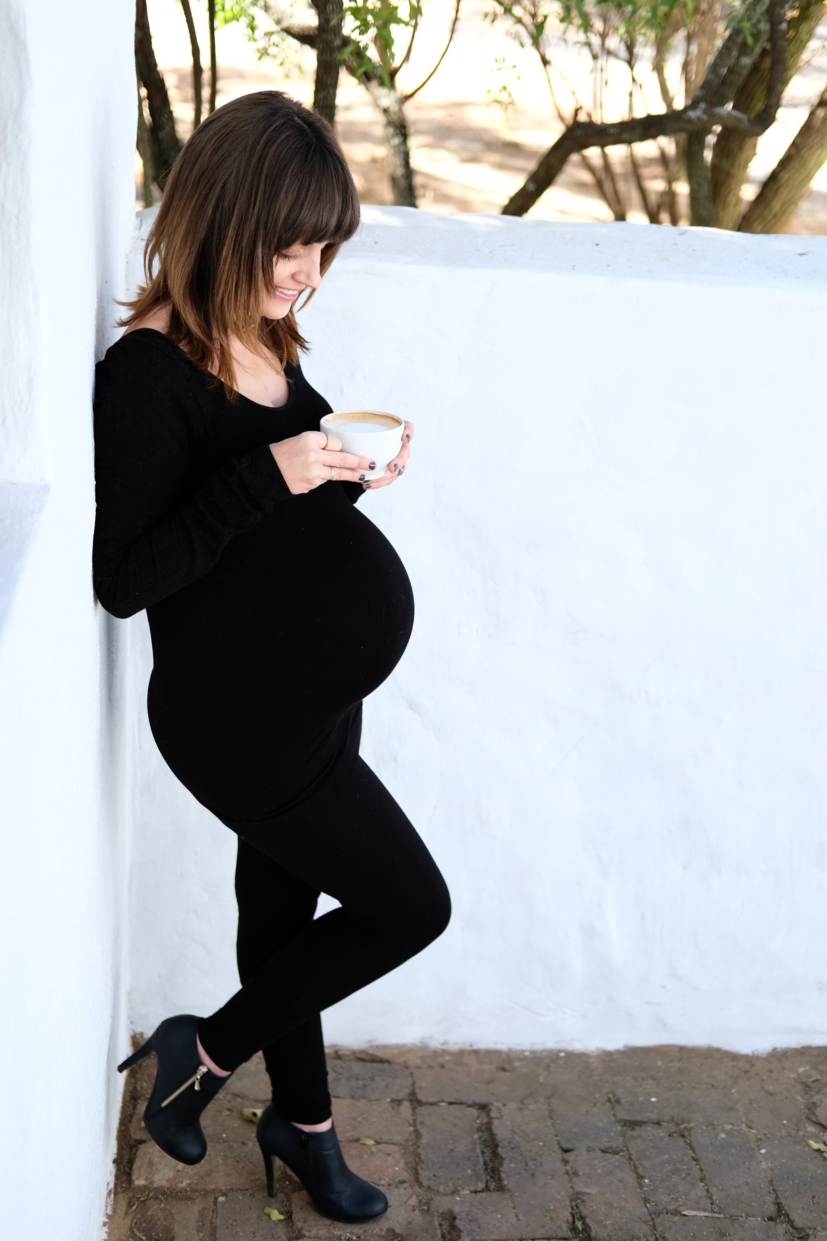All-Black Ribbed Knit Set for Sleek and Comfortable Maternity Style All-Black Ribbed Knit Set for Sleek and Comfortable Maternity Style — Winter Maternity Outfits