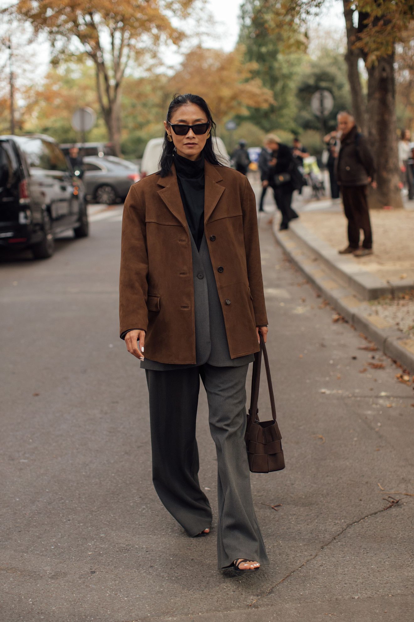 Navy Blazer and Houndstooth Trousers for Academic Style — Preppy Winter Outfits