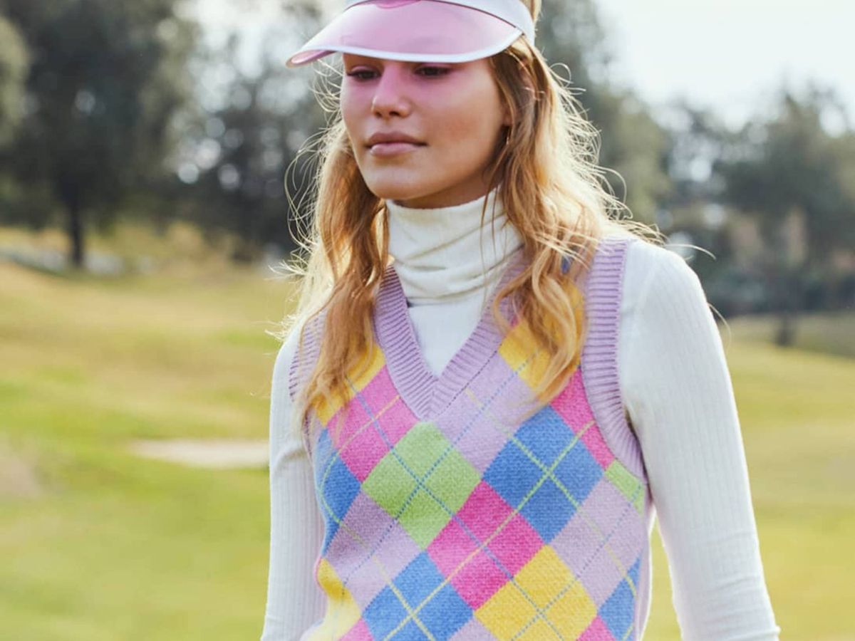 Argyle Vest and Turtleneck for a Sporty Preppy Vibe — Preppy Winter Outfits