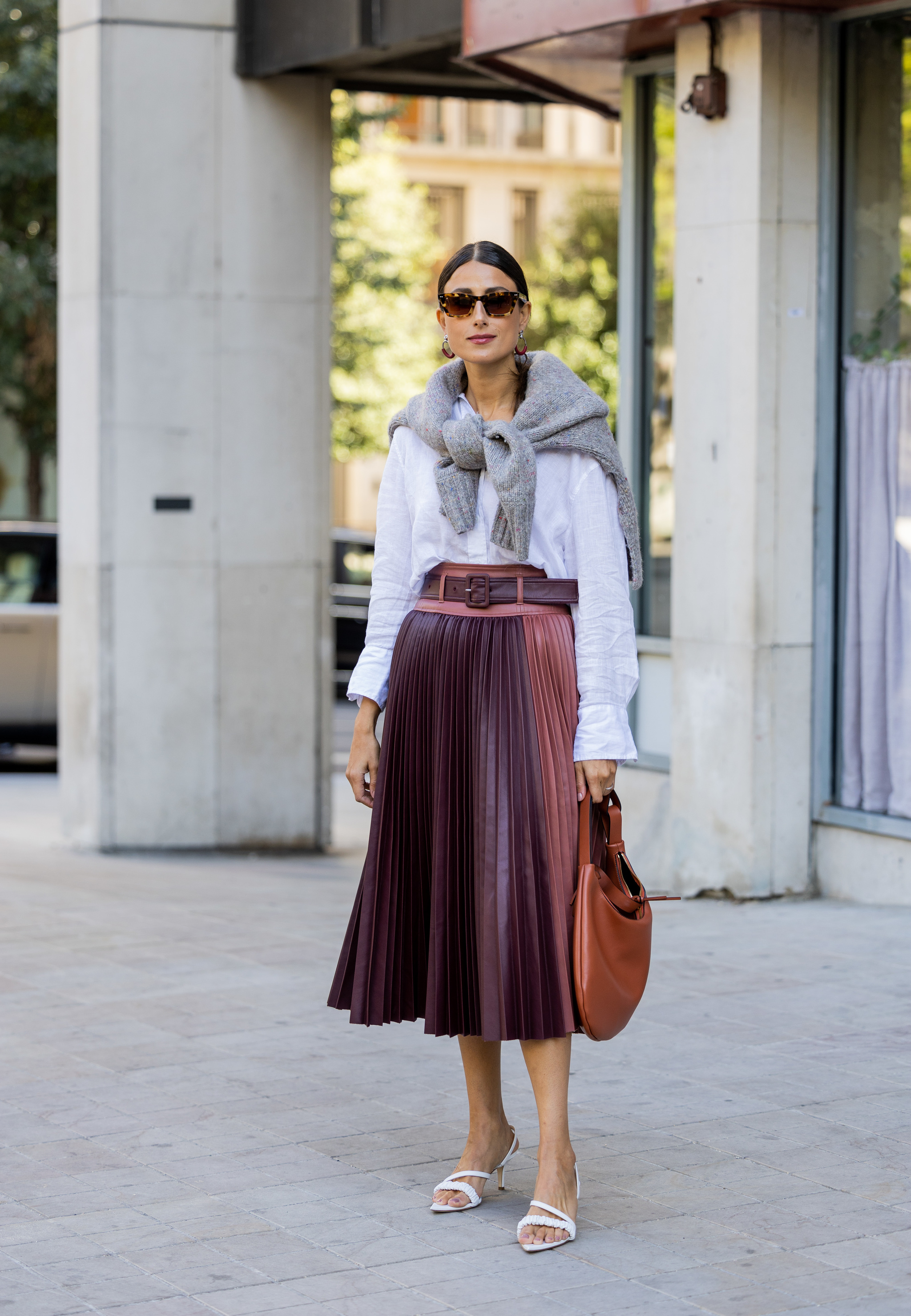 Knit Sweater and Leather Skirt for Smart Casual — Preppy Winter Outfits