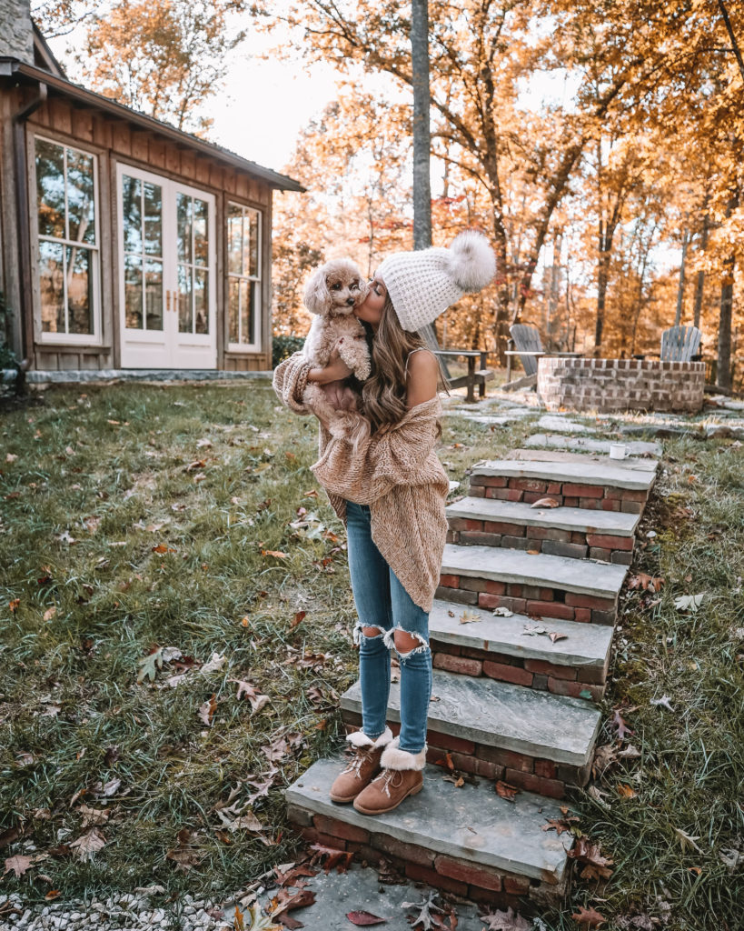 Plush Texture: Oversized Cardigan and Ripped Jeans Plush Texture: Oversized Cardigan and Ripped Jeans — Cabin Trip Outfits
