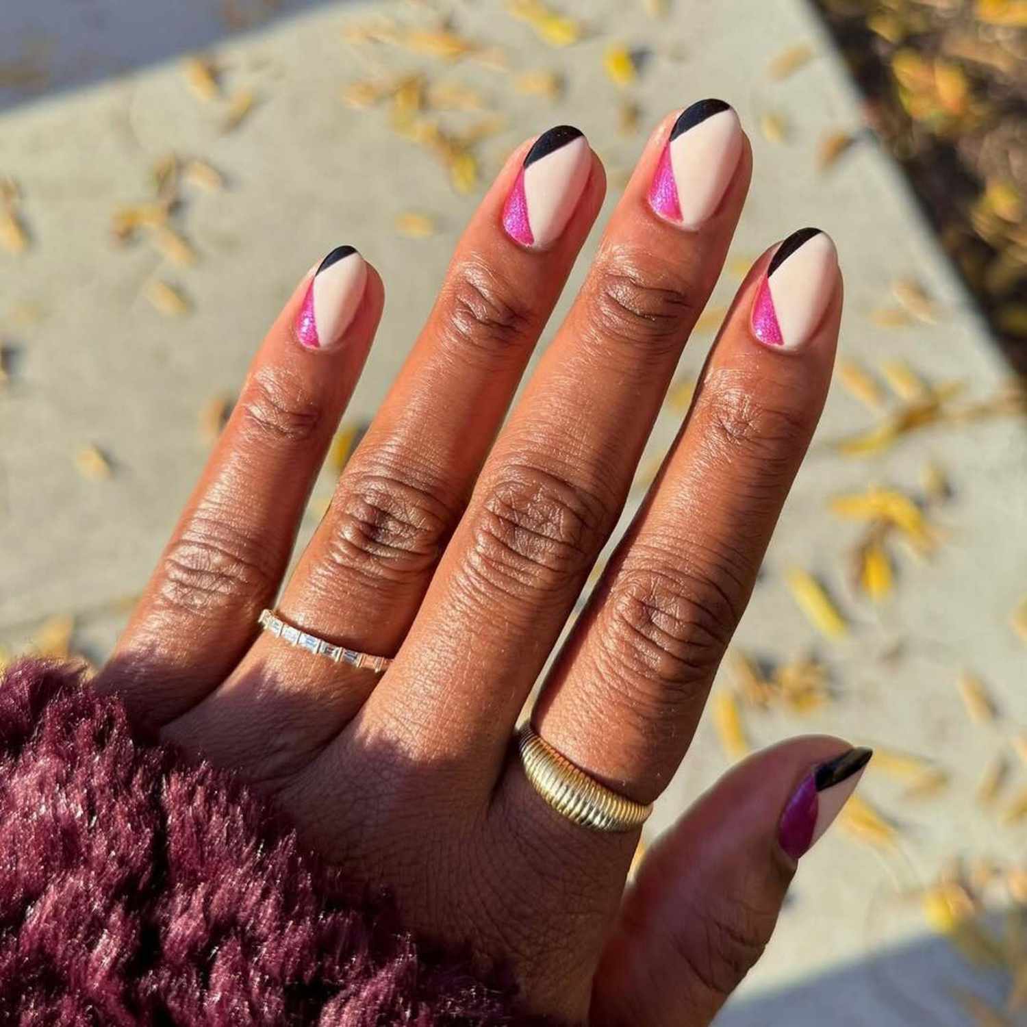 Geometric Black and Magenta with Glitter Geometric Black and Magenta with Glitter — Simple Short Nails 2027