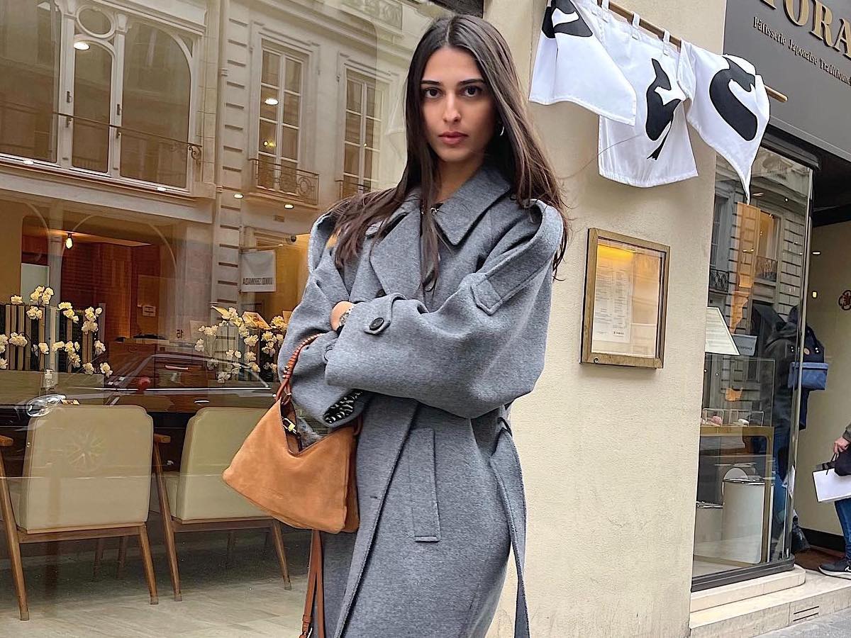 Chic Everyday: Grey Oversized Long Coat with Suede Accessories Chic Everyday: Grey Oversized Long Coat with Suede Accessories — Long Coat Outfits