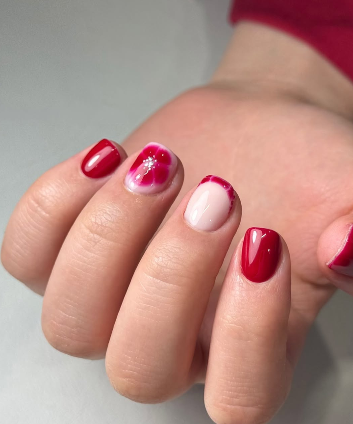 Vibrant Red Gradient Floral Nails Vibrant Red Gradient Floral Nails — easy nail designs