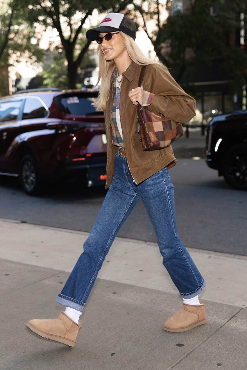 Plaid Shirt and Trucker Hat with Tan Uggs and Bootcut Jeans Plaid Shirt and Trucker Hat with Tan Uggs and Bootcut Jeans — Ugg Boots Outfits