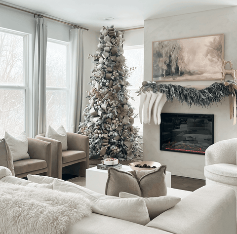 Tall, Ornate Christmas Tree in Spacious Modern Living Room — Modern Christmas Decor