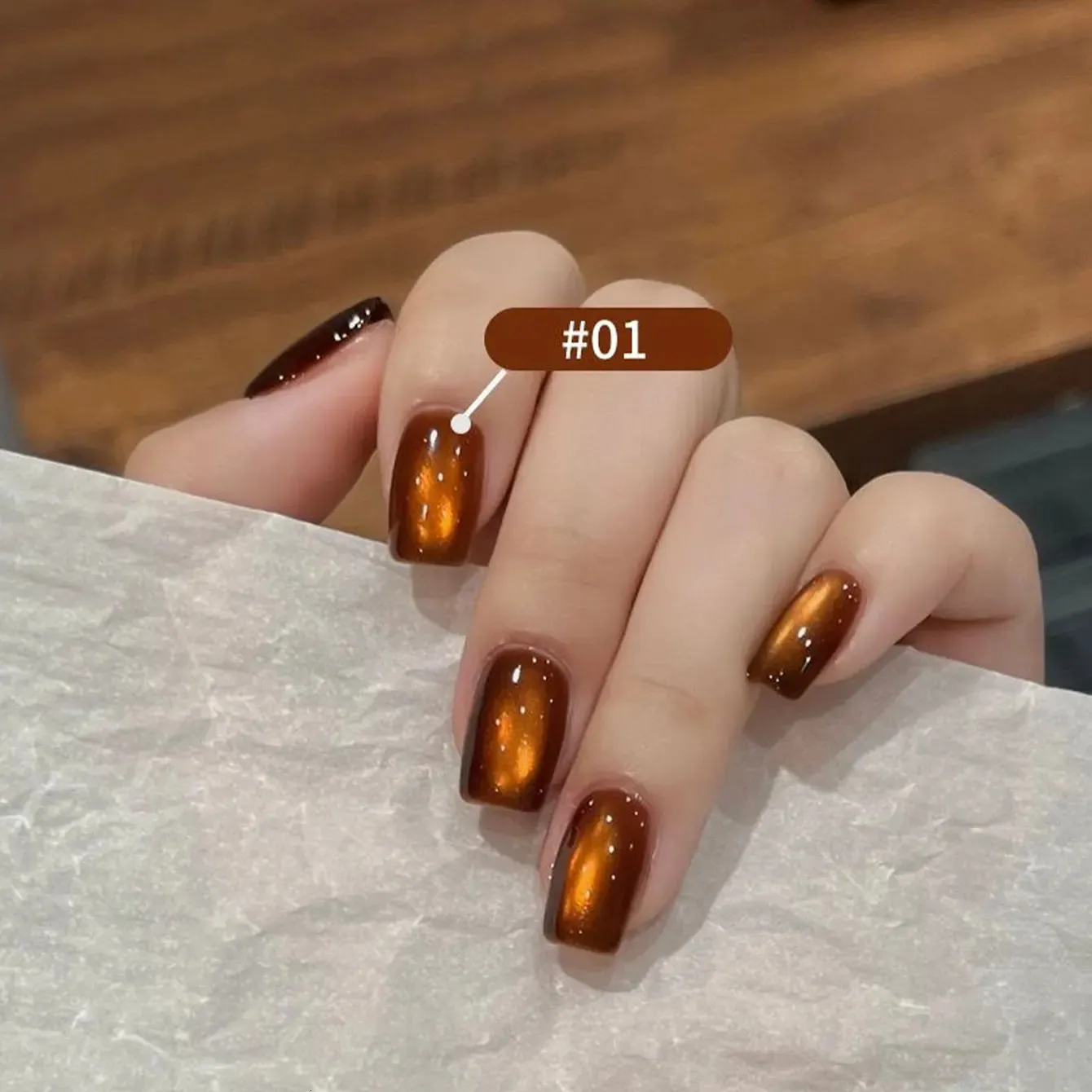 Warm Brown Amber Cat Eye Warm Brown Amber Cat Eye — Winter Cat Eye Nails