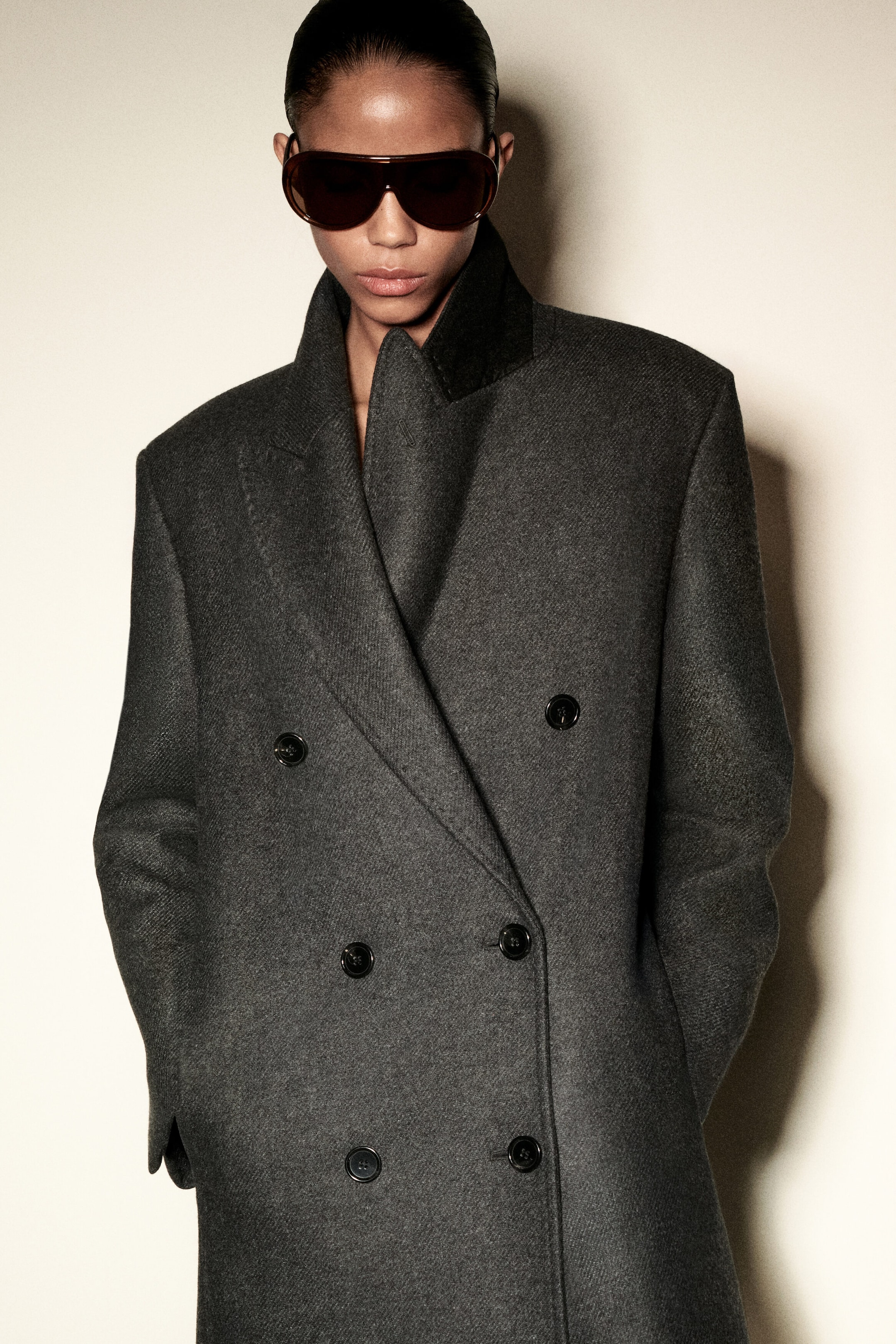 Oversized Grey Coat: Statement Collar for Chic Winter Oversized Grey Coat: Statement Collar for Chic Winter — Winter Coats for Women