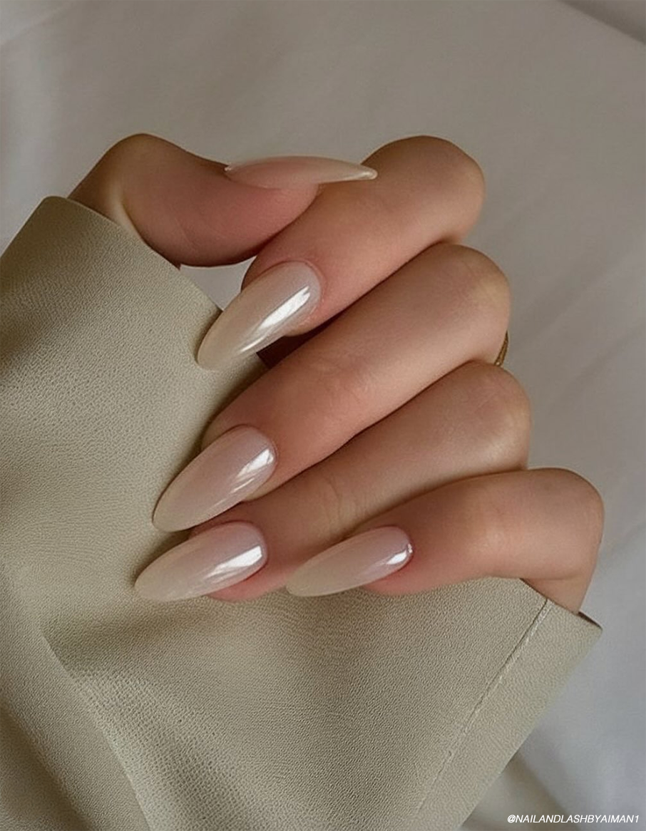 Pearlescent Pale Beige Stiletto Pearlescent Pale Beige Stiletto — Winter Gel Nail Colors