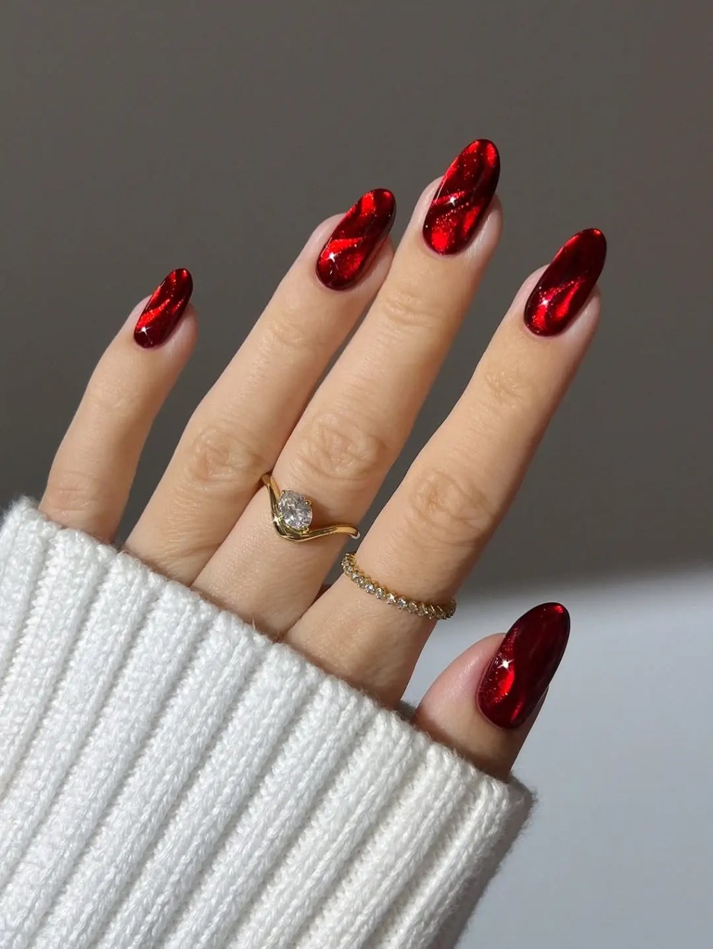 Deep Red Magnetic Cat-Eye Oval Nails — Winter Formal Nails