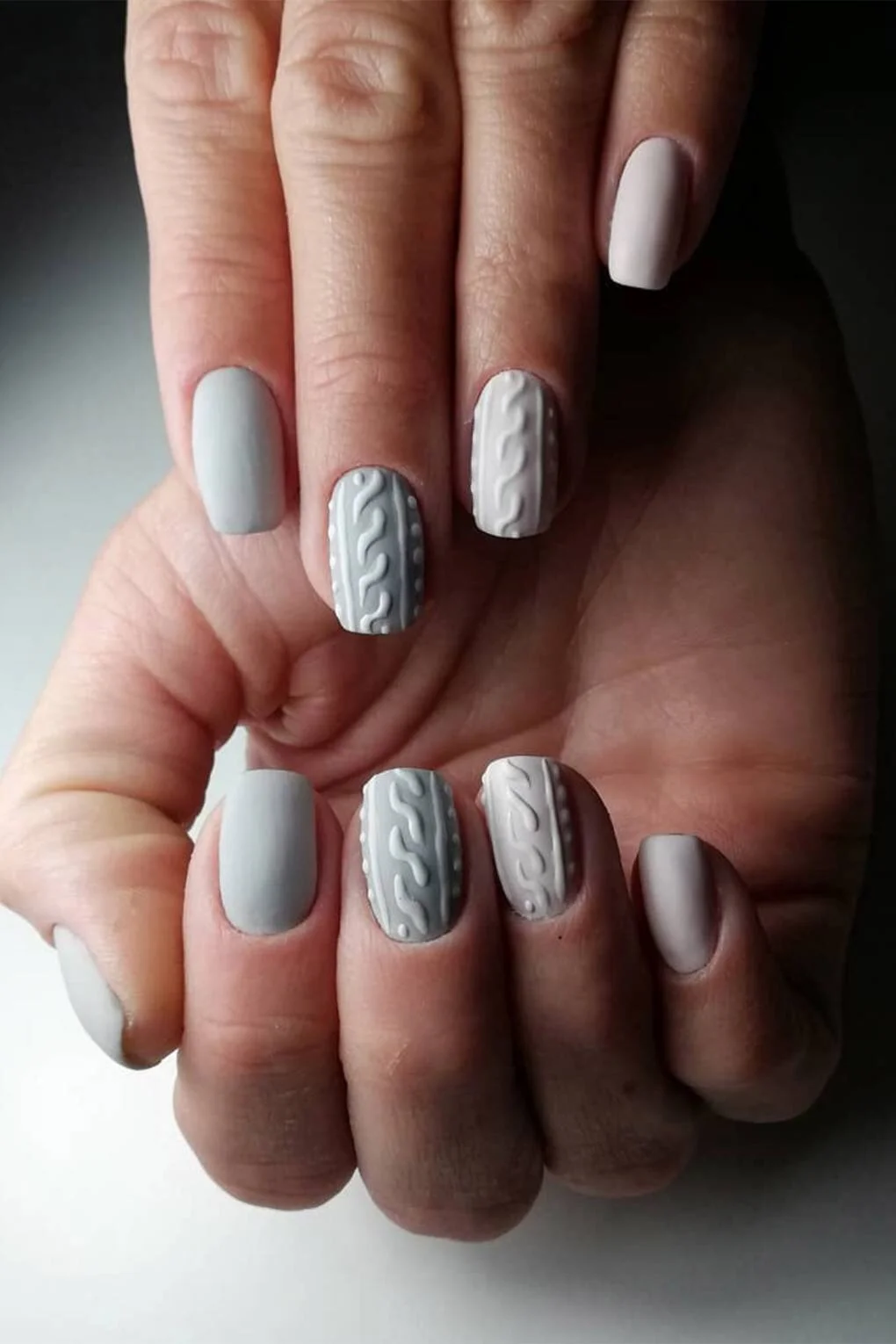 Grey Cable Knit Short Squares Grey Cable Knit Short Squares — Simple Winter Nails
