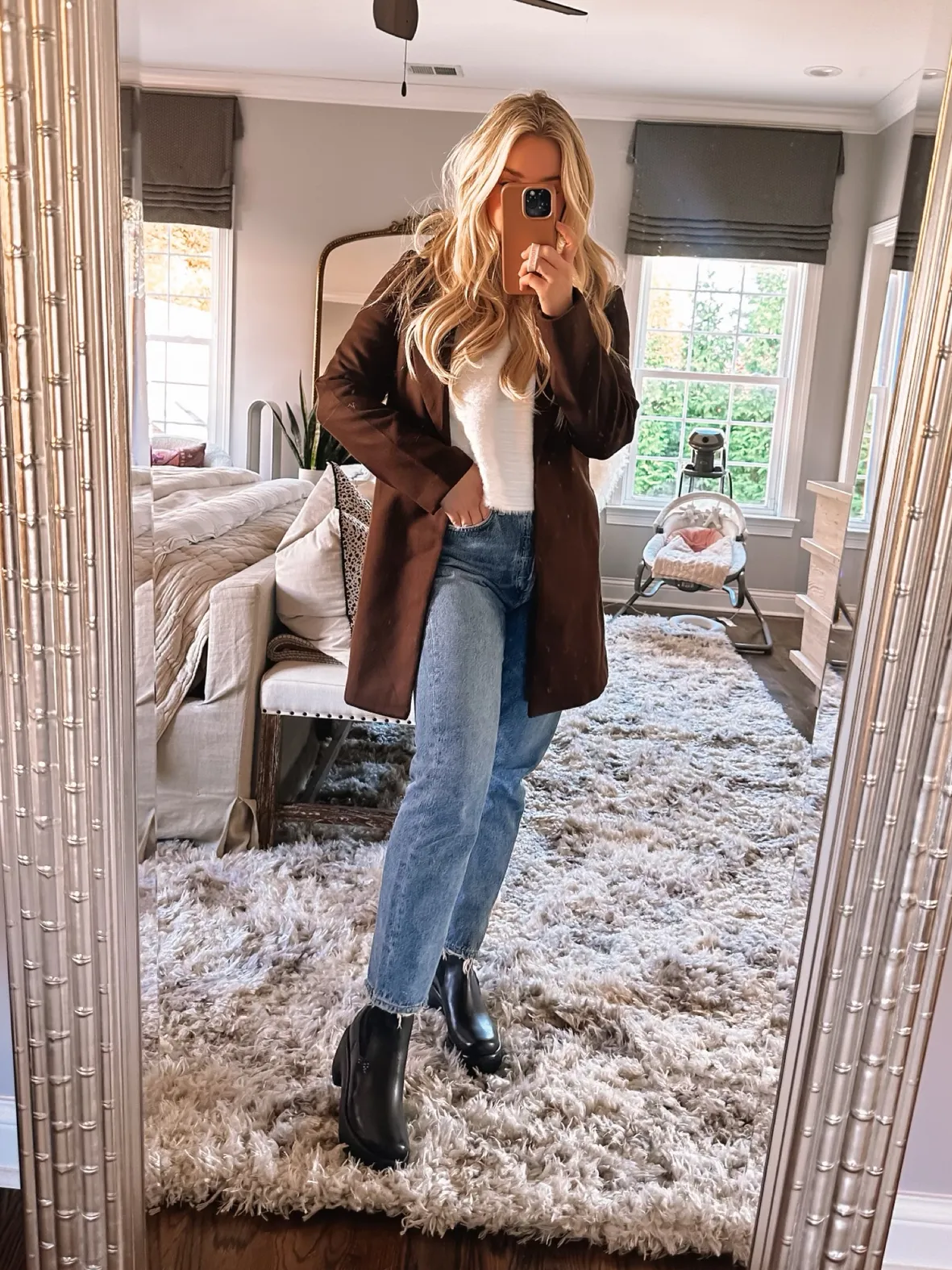 Brown Blazer Coat with Fuzzy Sweater and Straight-Leg Jeans Brown Blazer Coat with Fuzzy Sweater and Straight-Leg Jeans — Brown Coat Outfits
